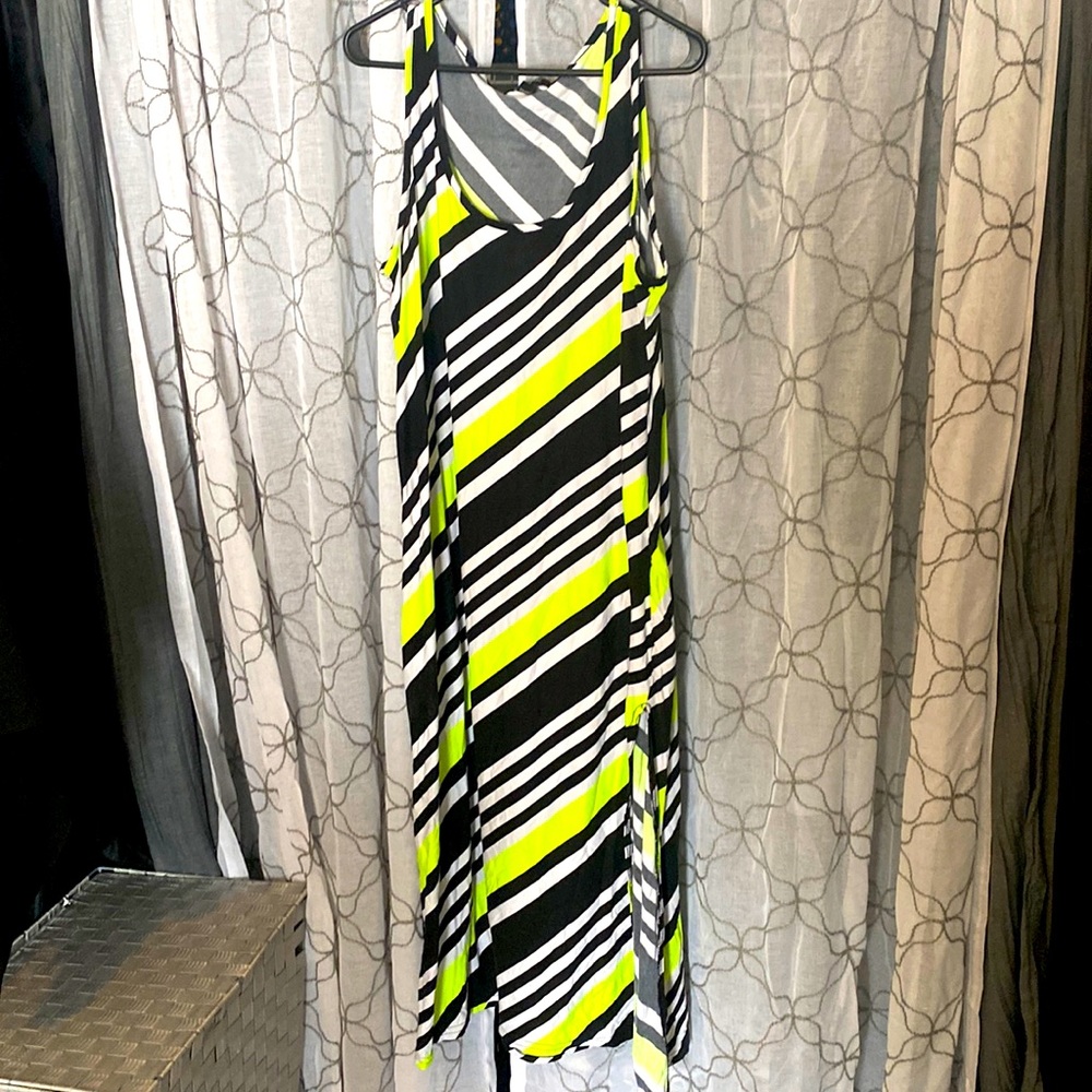 Cute neon and black maxi dress! Super stretchy!